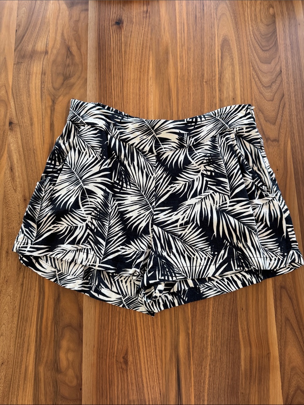 H&M Black and White Tropical Palm-Print Shorts